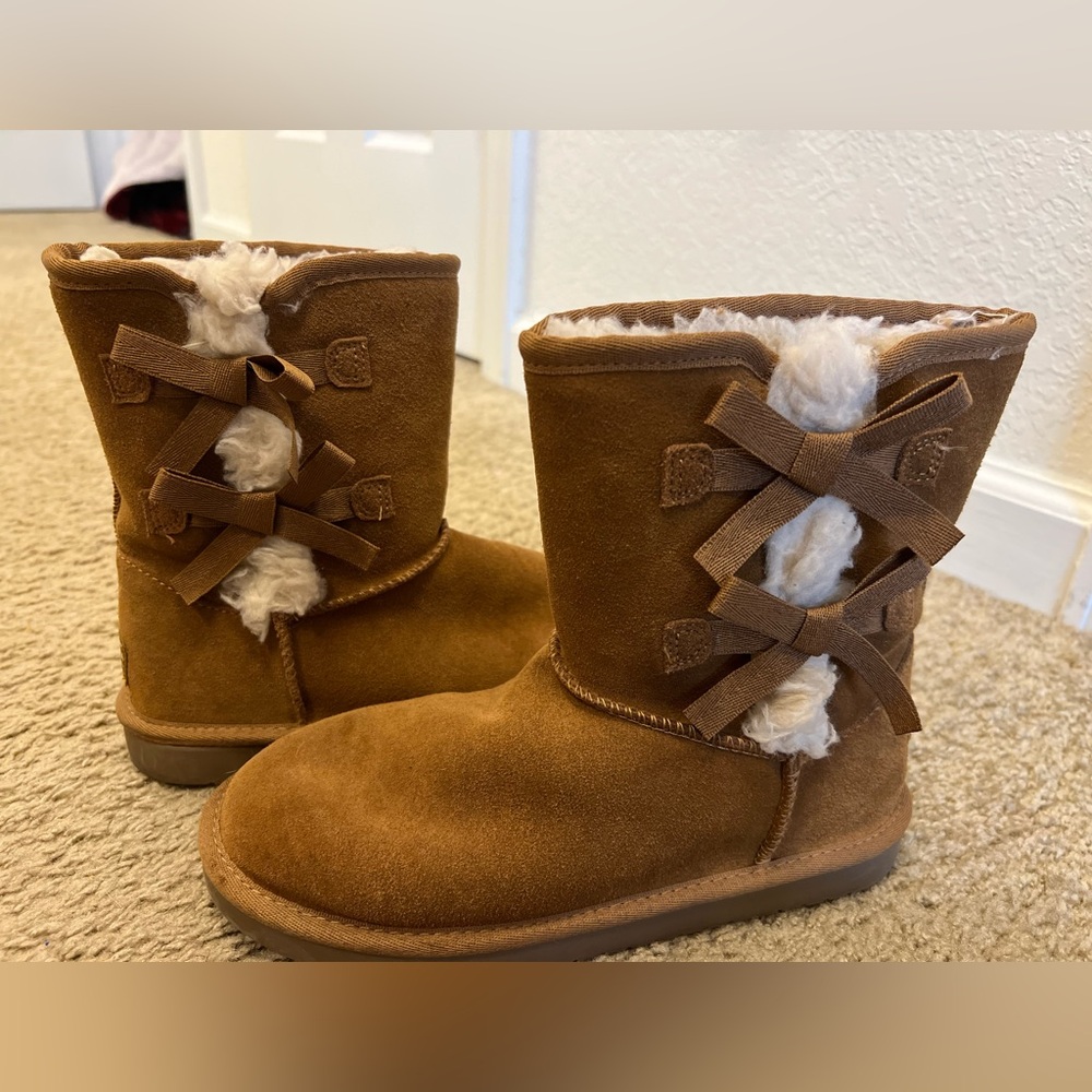 Women’s UGG boots.